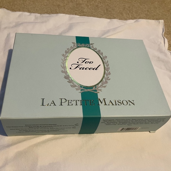 Too Faced La Petite Mason Dollhouse Box Eyeshadow Palette.  New!  Unswatched! - Picture 3 of 14